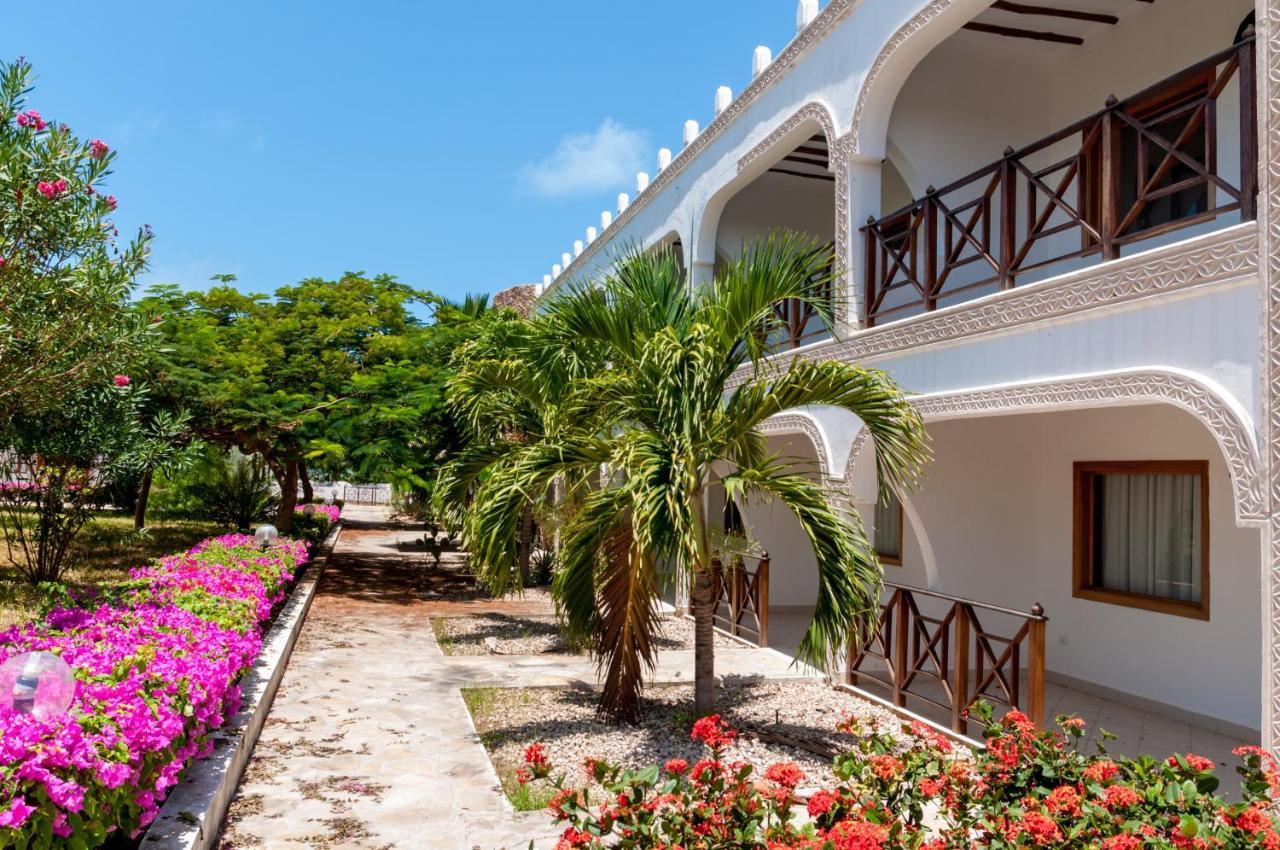 Twiga Beach Resort & Spa Watamu Esterno foto
